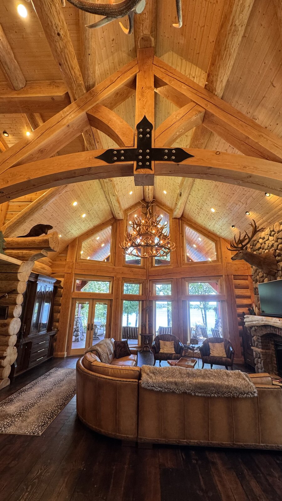 The great room inside Crooked Beaver Lodge